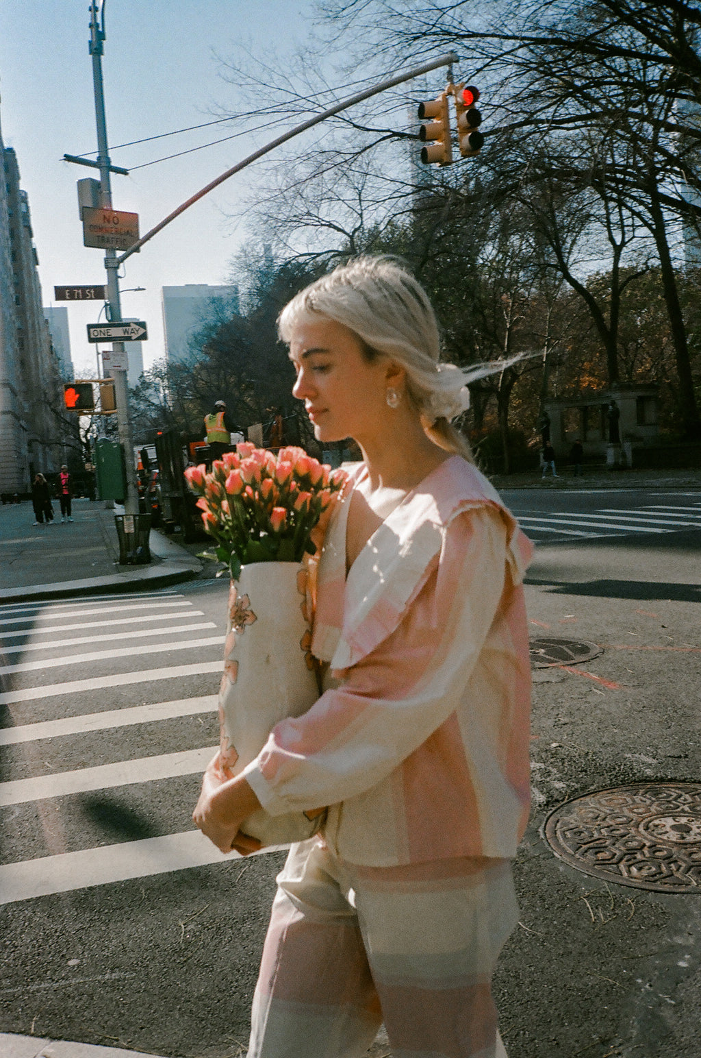 SHAYNA WEARS THE VIENNA BLOUSE AND
JOAN PANT IN PINK STRIPE.