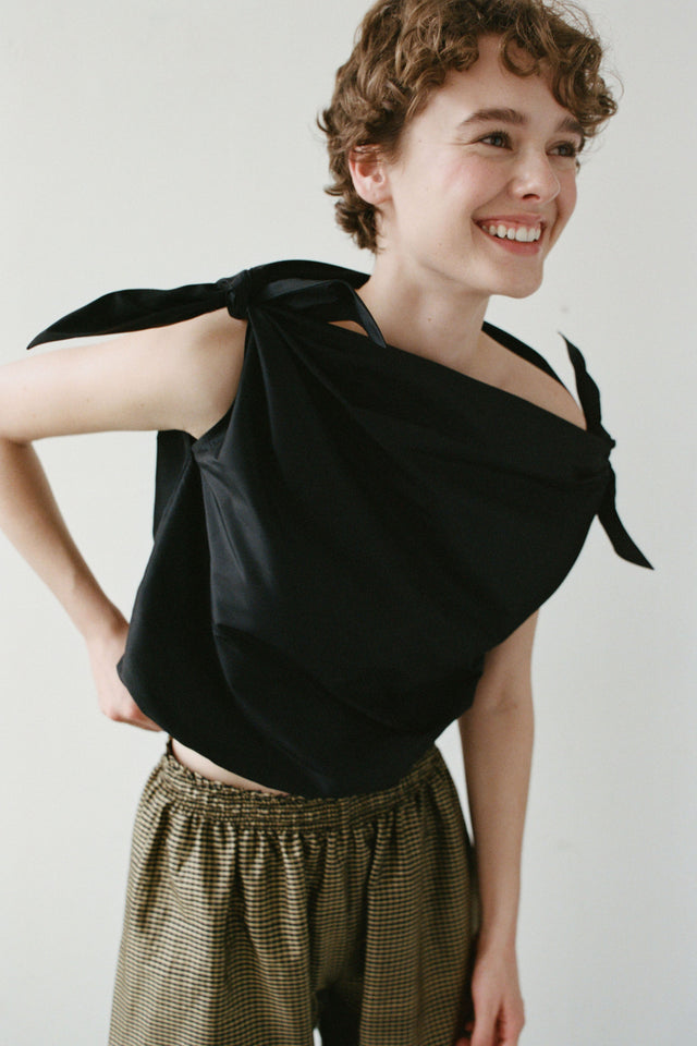 SWAN TOP — BLACK