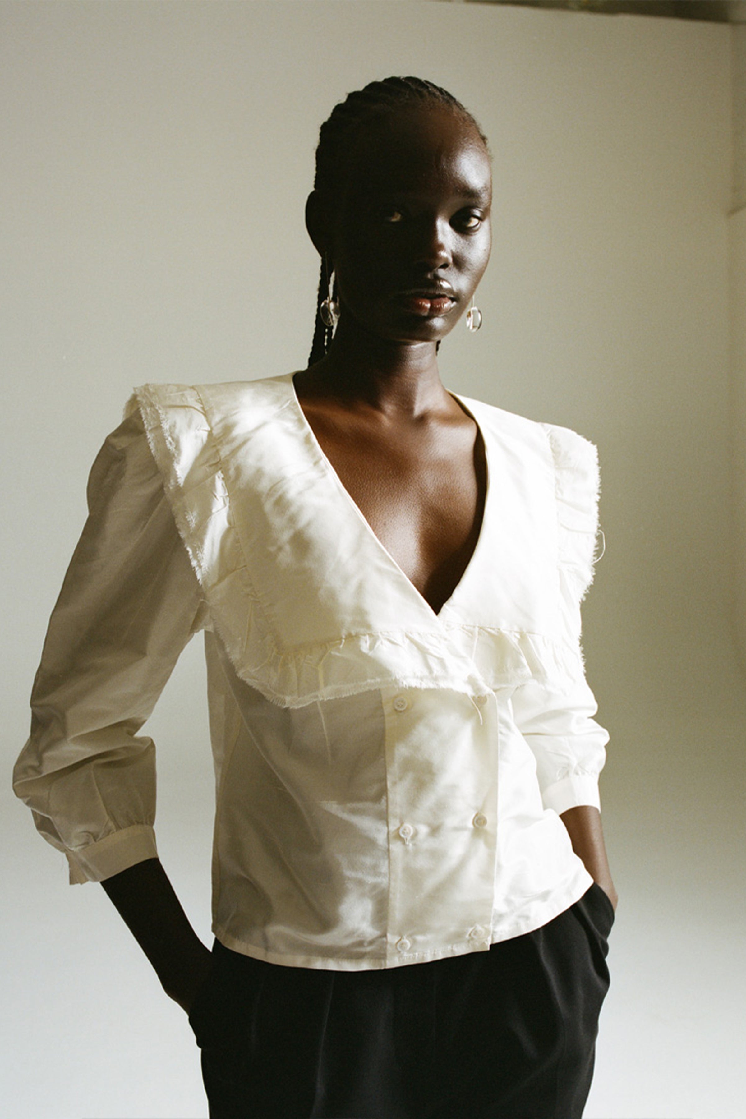 新作 完売色 新品未使用 papier Holic Blouse / White Holic Blouse / White papier ブラウス